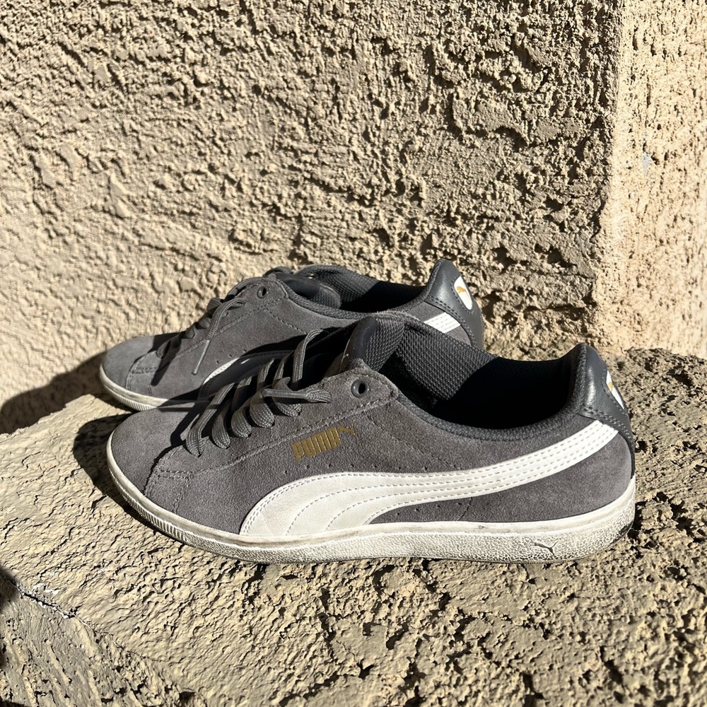 Puma Vikky Gray Suede Sneakers | Women’s Size 7 | Casual Everyday Shoes